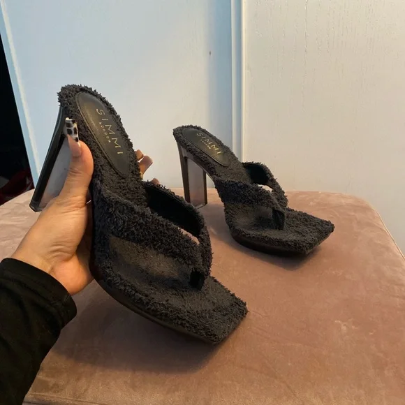 Faux fur Simmi heels still have box 
Worn once , don’t like how it fits on me - Picture 2 of 4
